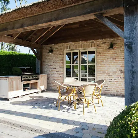 בית נופש Classy In With Private Swimming Pool *