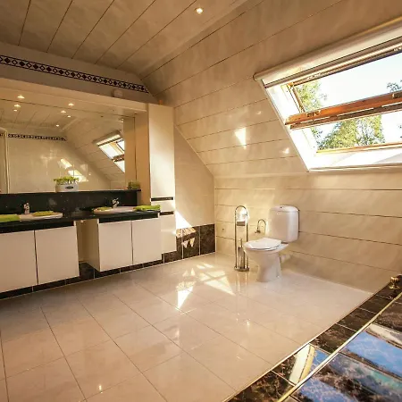 בית נופש Classy In With Private Swimming Pool *